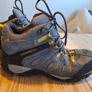 Merrell Men’s Onvoyer Mid Waterproof Hiking Boots